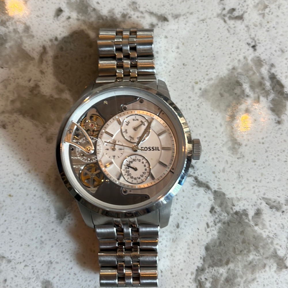 Men’s Silver Fossil Watch